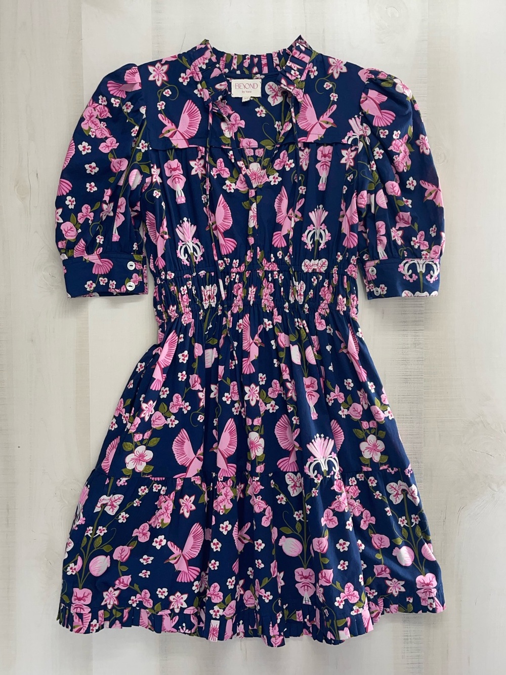 nwot BEYOND BY VERA printed navy hummingbird dress event casual travel